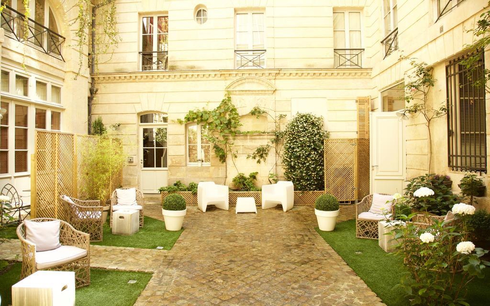 cote-cour-de-lhotel-particulier-bordeaux-064-51525-960x600